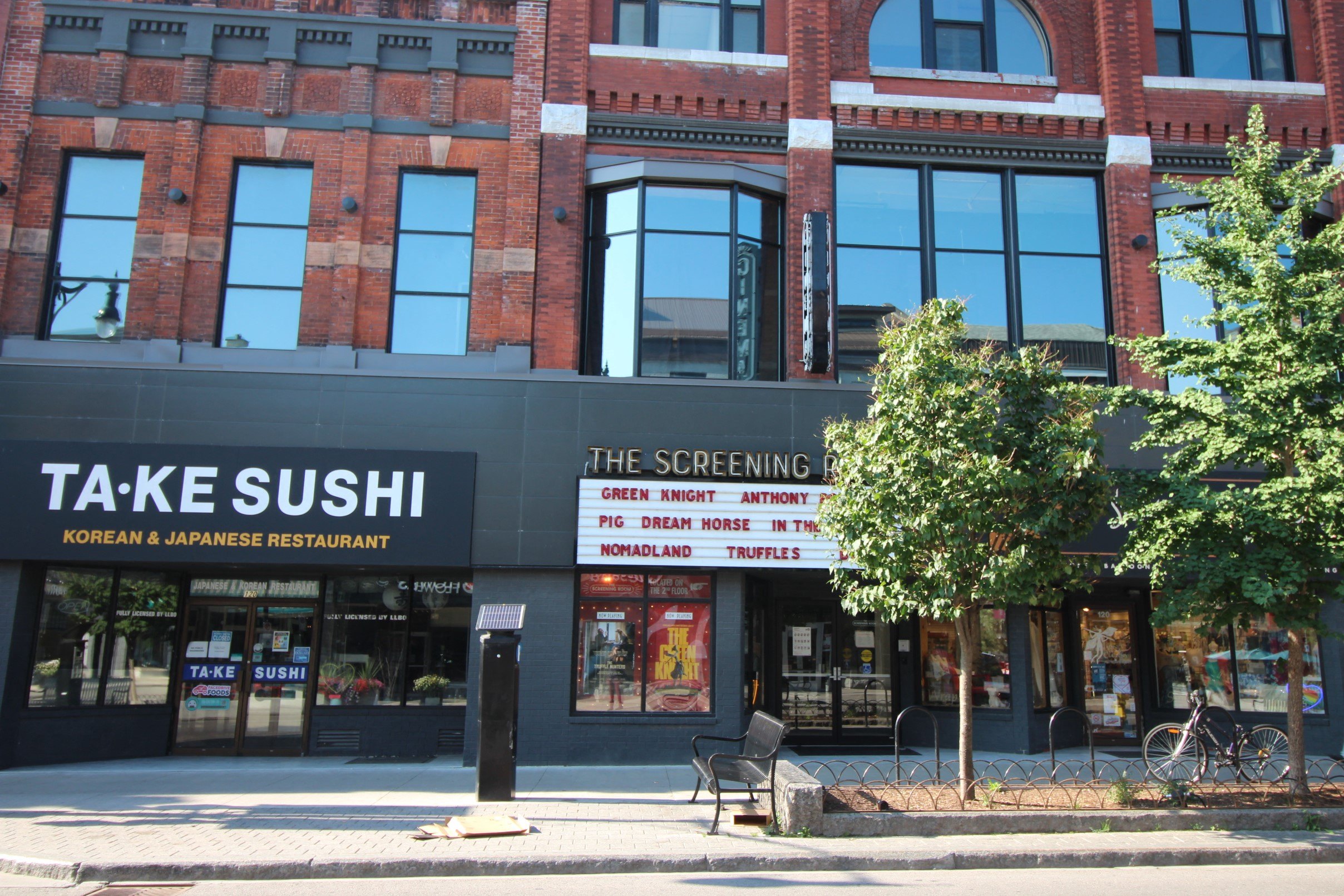 120 Princess St - Building Exterior